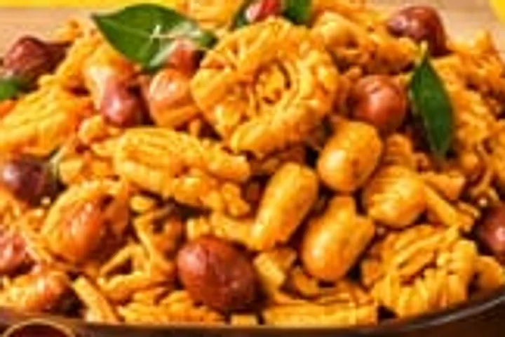 வேர்க்கடலை, கறிவேப்பிலையுடன் காரமான மிக்சர்